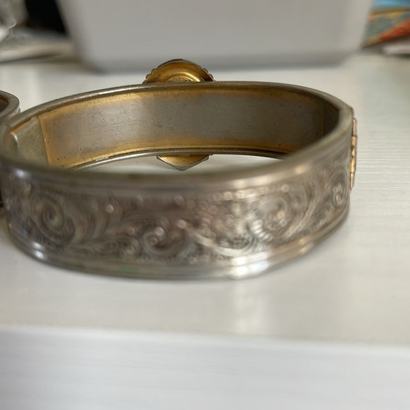 Vintage Coro Cameo Bracelet - Picture 5 of 11